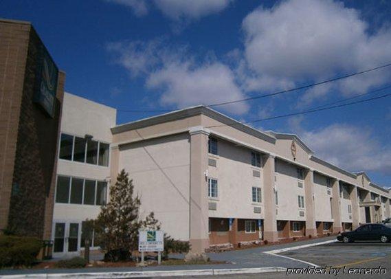 Quality Inn & Conference Center Maple Shade Exterior photo