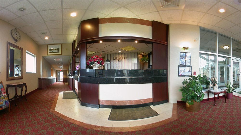 Quality Inn & Conference Center Maple Shade Exterior photo