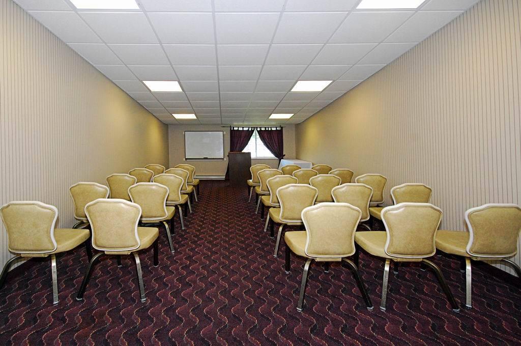 Quality Inn & Conference Center Maple Shade Exterior photo